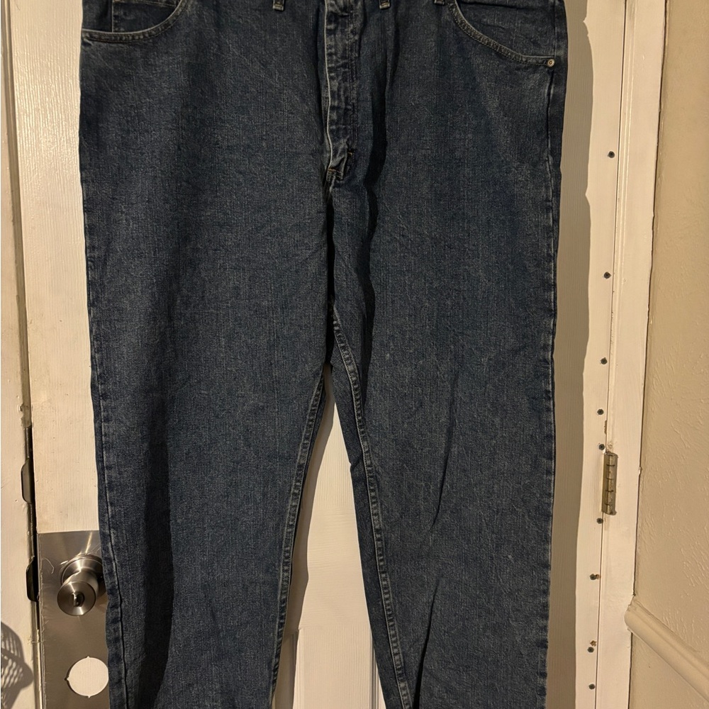 Wrangler Men's Denim Blue Jeans Relaxed Fit Size 46x30 Like New
